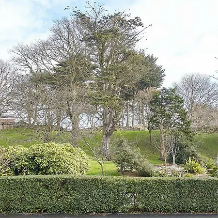 Host & - Park View *