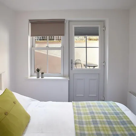 Host & - Park View *