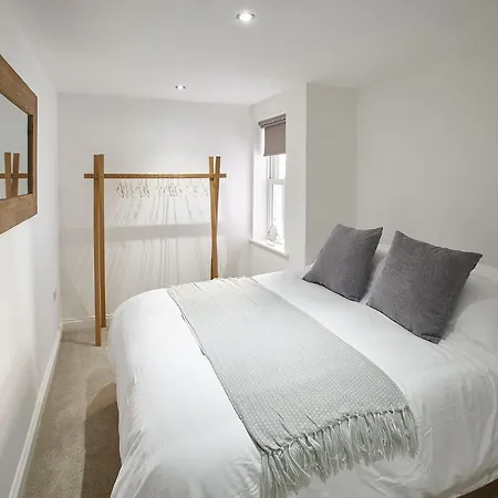 Host & - Park View Apartment